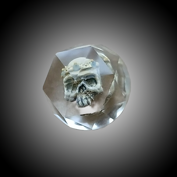 Reverse Intaglio Skull with Crown